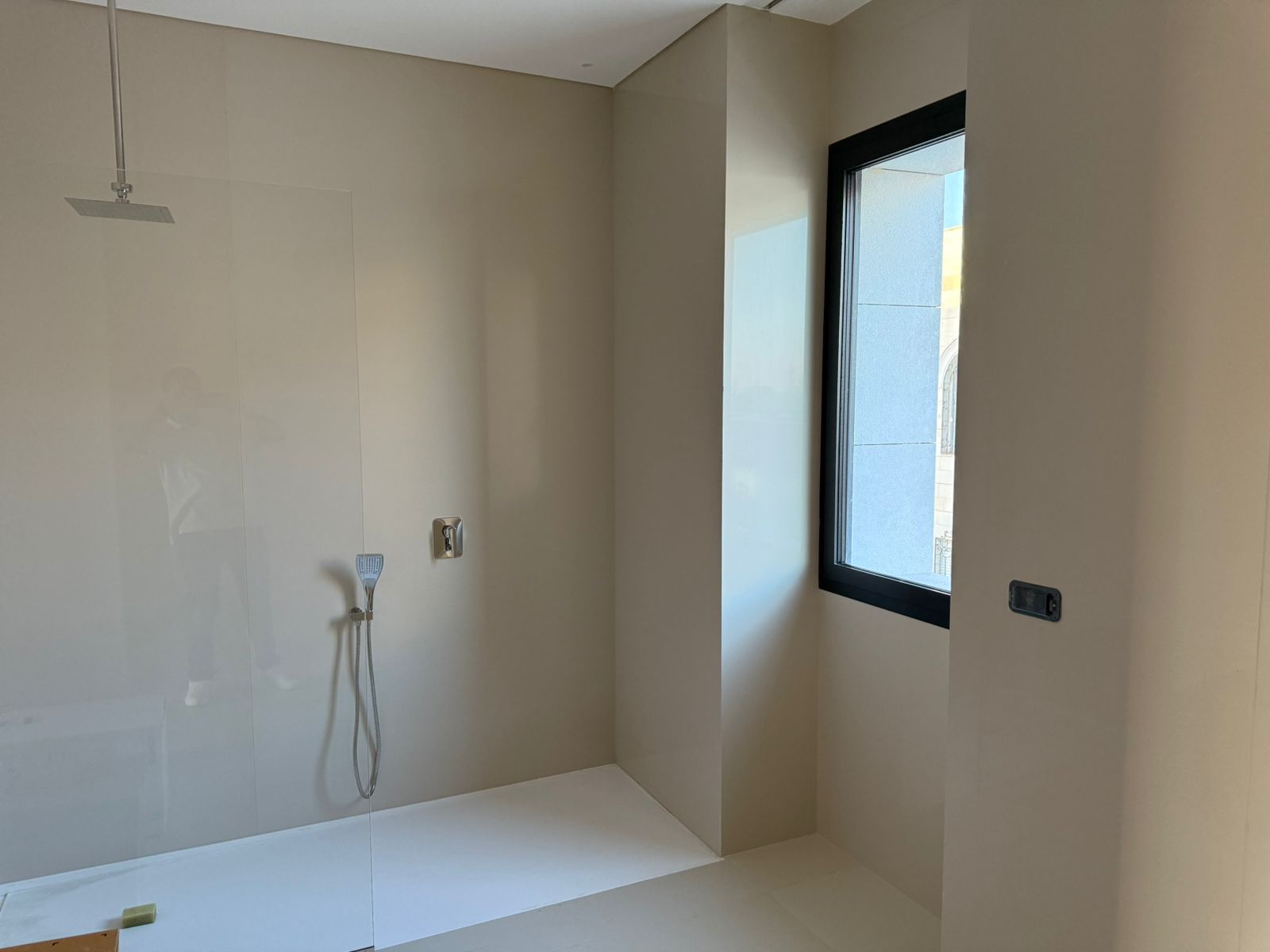 2025 06 01 at 18.09.33